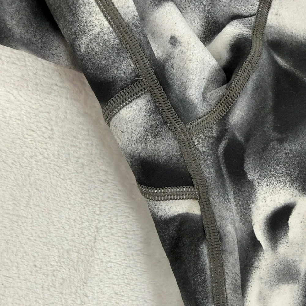 Lululemon High Rise Mesh Panel Leggings Abstract‎ Black White Grey Size 10